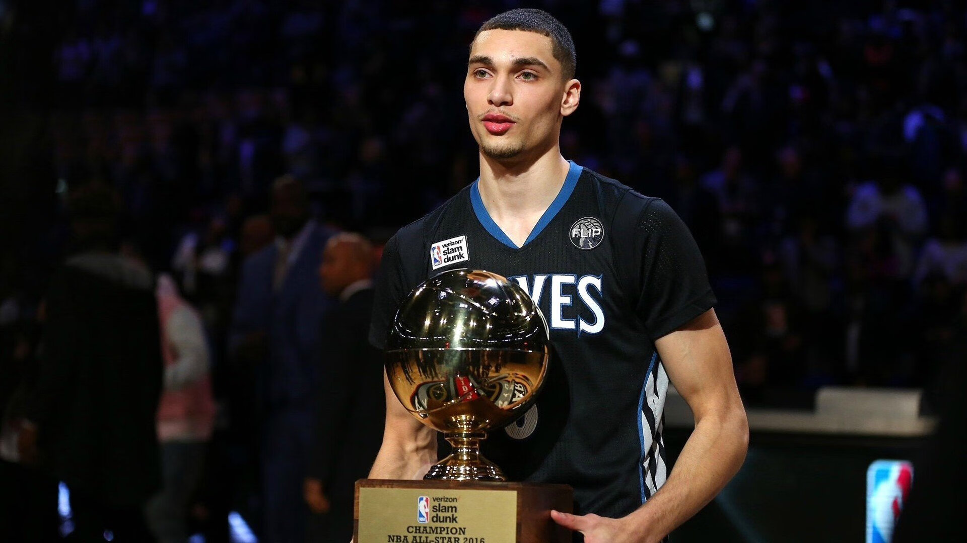 大坂直美爆冷击败拜仁，突破纪录引爆全场！